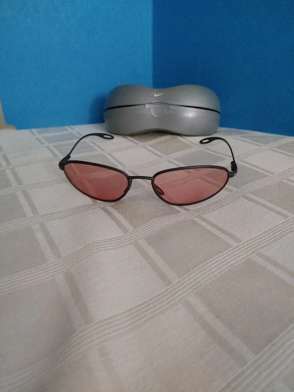 Vintage NIKE Oval Lenses & Black Metal Frames with NIKE Case